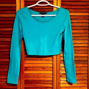 Long sleeve crop top